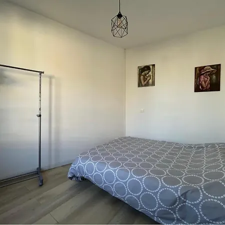 Apartment T4 *